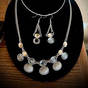 OOAK "Reinvented Vintage" Gray/Beige Faceted Bib Necklace w/2 Sets of Earrings